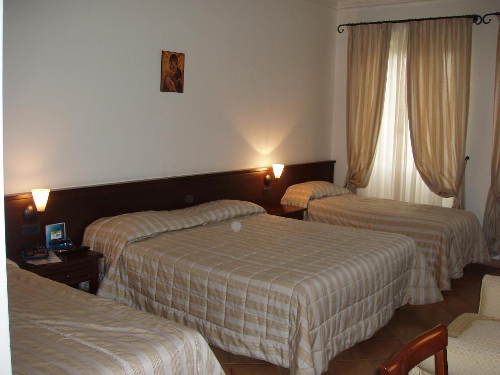 Hotel San Claudio Corridonia Zimmer foto