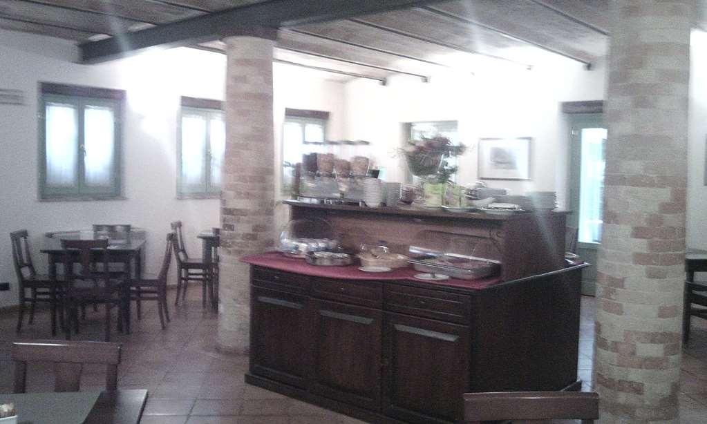 Hotel San Claudio Corridonia Restaurant foto
