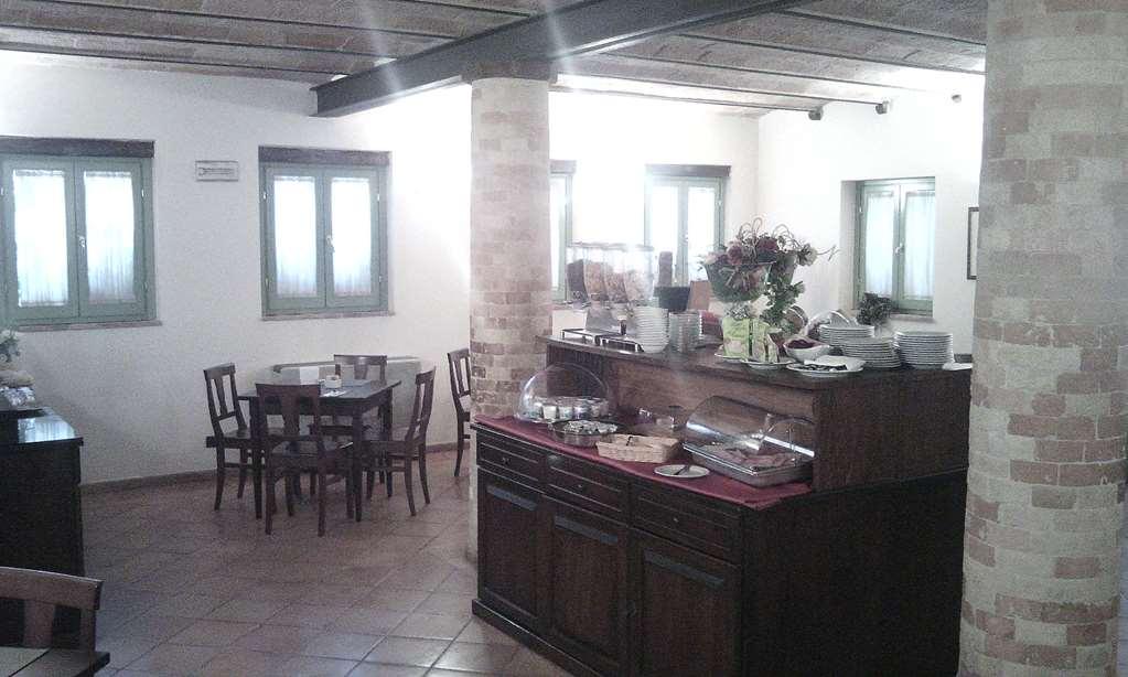Hotel San Claudio Corridonia Restaurant foto